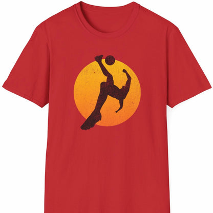 Rød T-skjorte med motiv av brassespark i silhuett mot gulrød solnedgang.