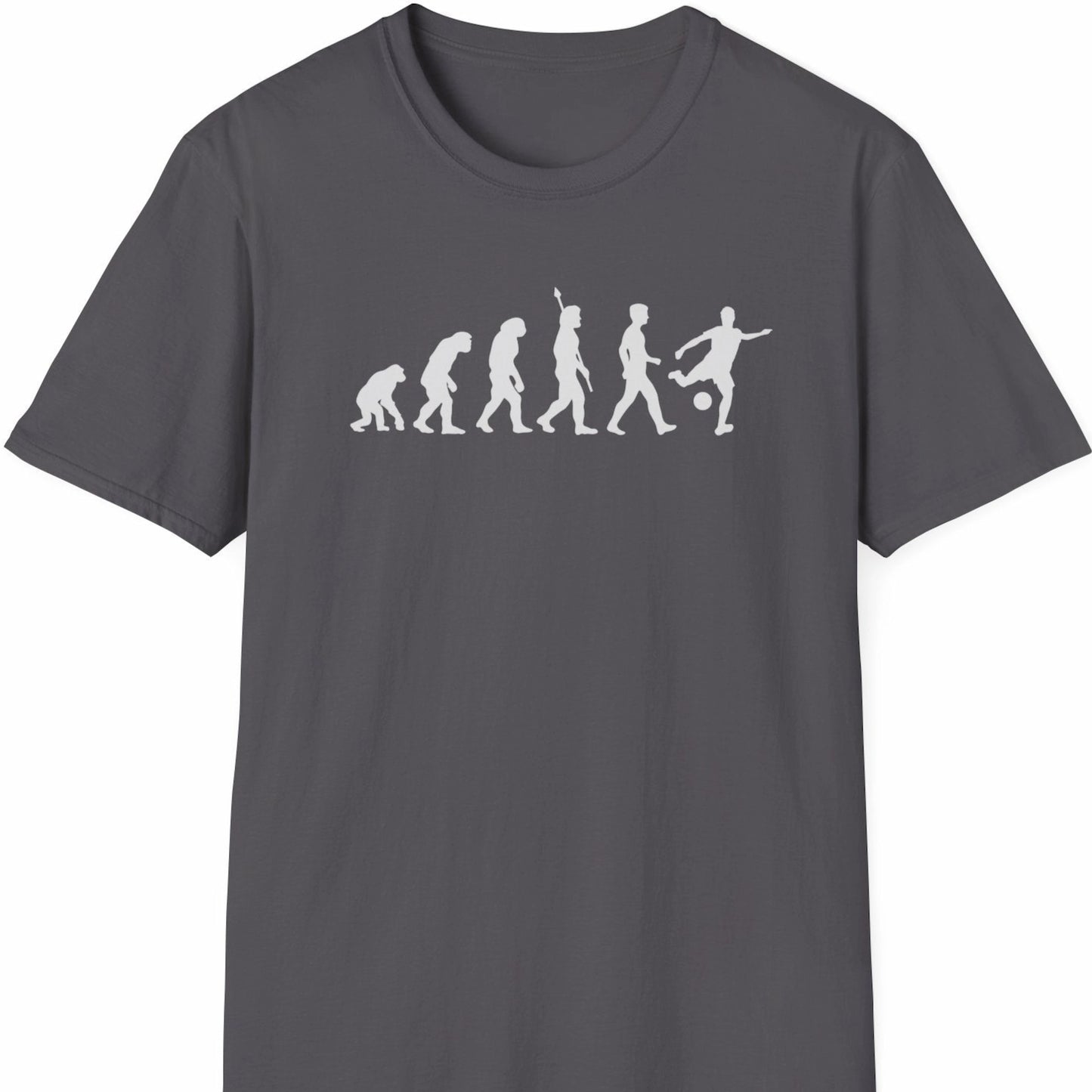 Grå T-skjorte med silhuettrekke som viser menneskets utvikling – avsluttet med fotballspiller i skuddbevegelse.