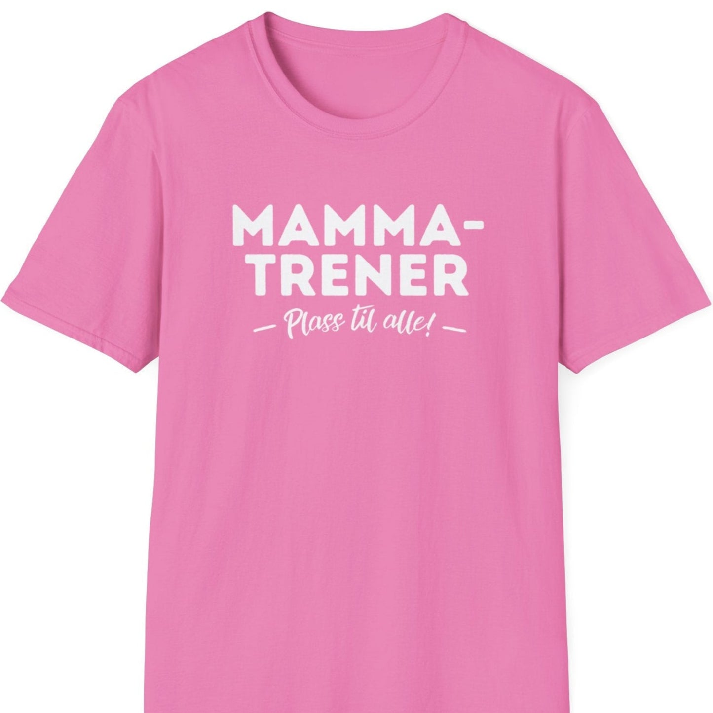 Rosa T-skjorte med skriften "Mammatrener - plass til alle!"