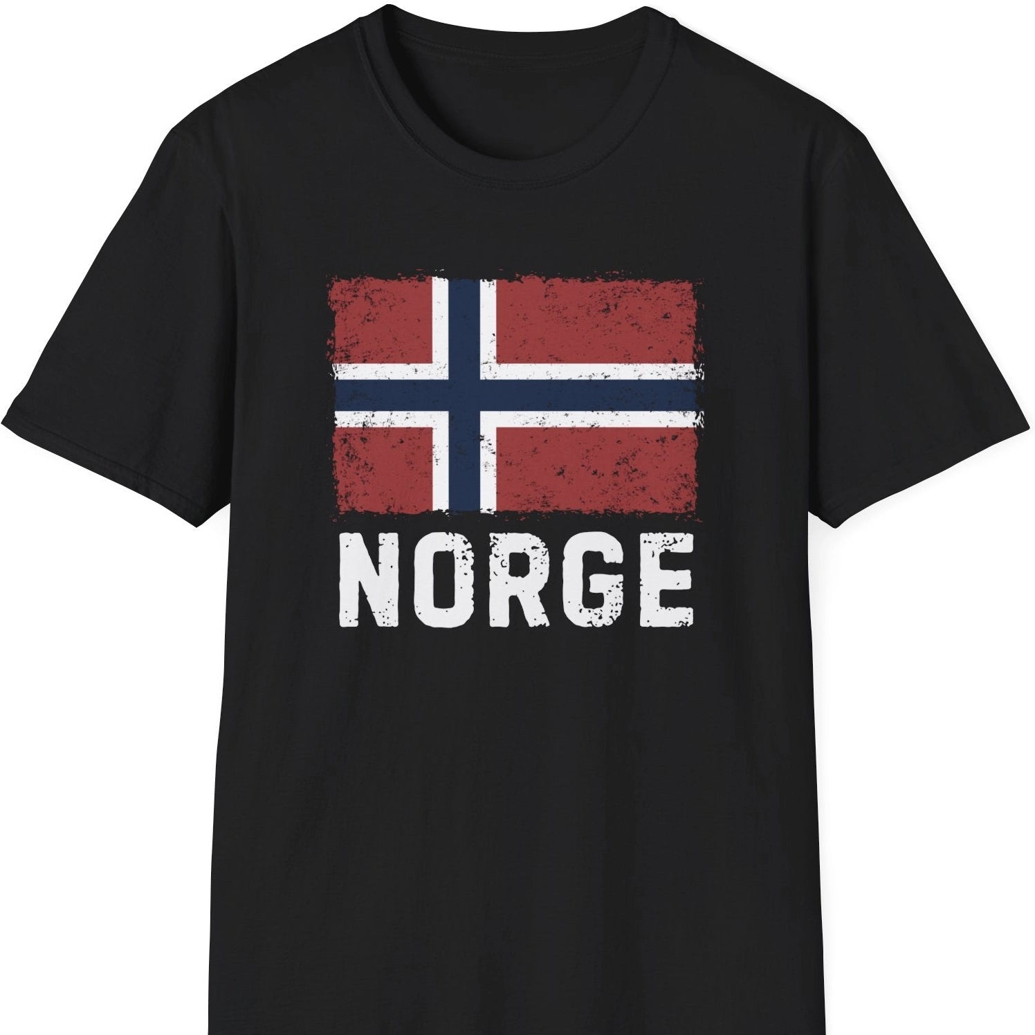 Svart T-skjorte med slitt norsk flagg og teksten NORGE i vintage-stil