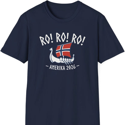 RO! RO! RO! mørk blå t-skjorte med norsk vikinginspirert skip og teksten Amerika 2026