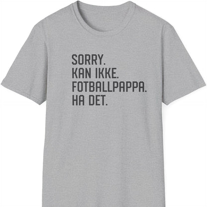 Lys grå t-skjorte med fotballpappa-tekst