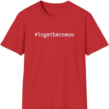 Rød T-skjorte med teksten "#togetherness"
