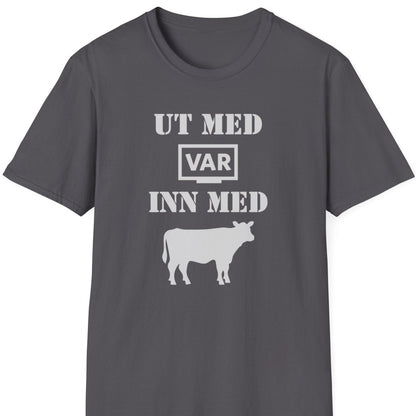 Grå t-skjorte med teksten "Ut med VAR, inn med kua"